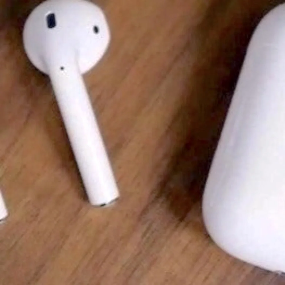 Apple AirPods with‎ Charging Case (2st Generation)